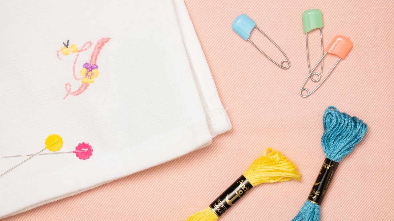 ハンカチにワンポイント!イニシャルの刺繍をしよう