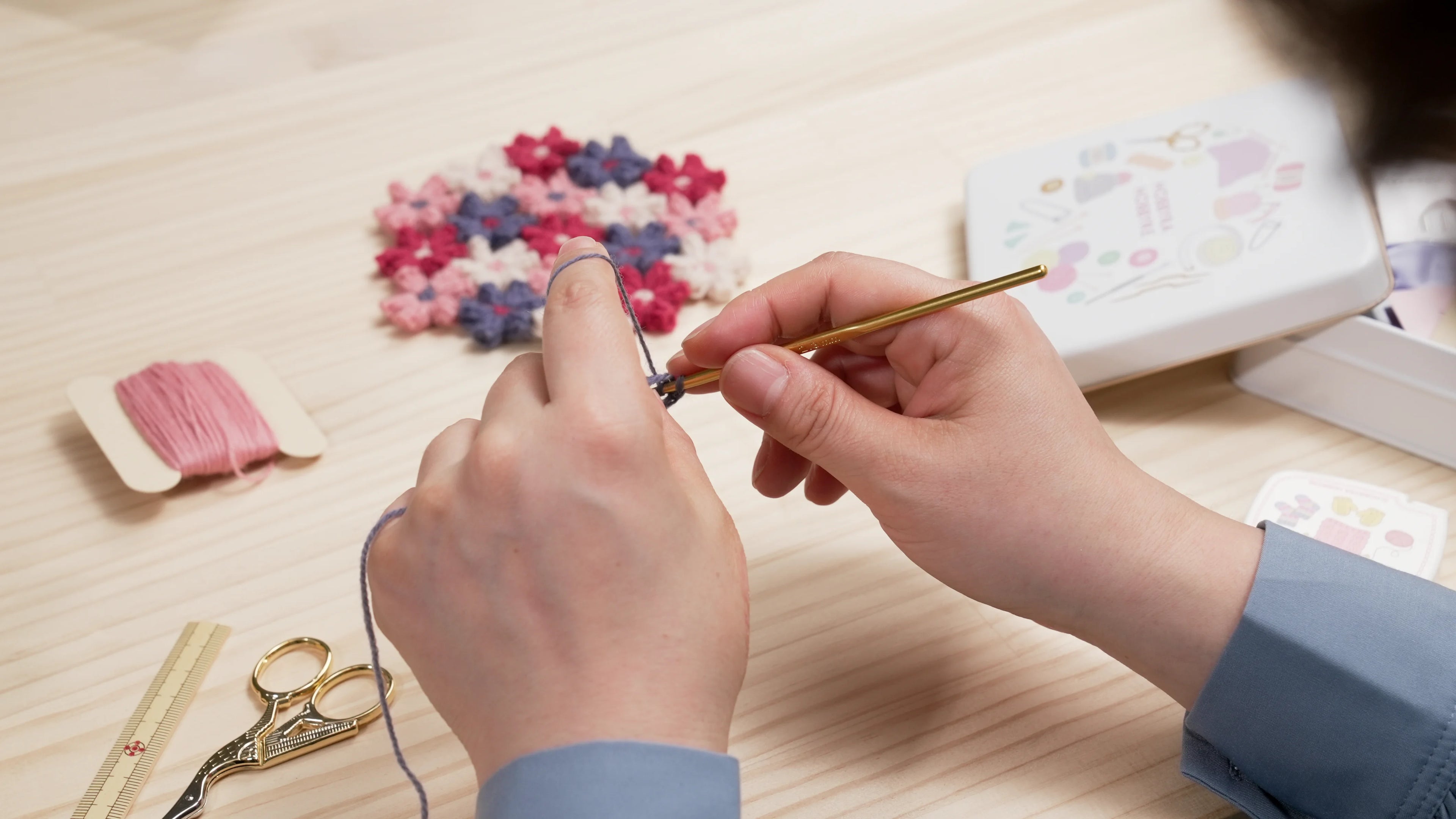 かぎ針編みでつくろう！食卓いろどる花のコースター – Lakit